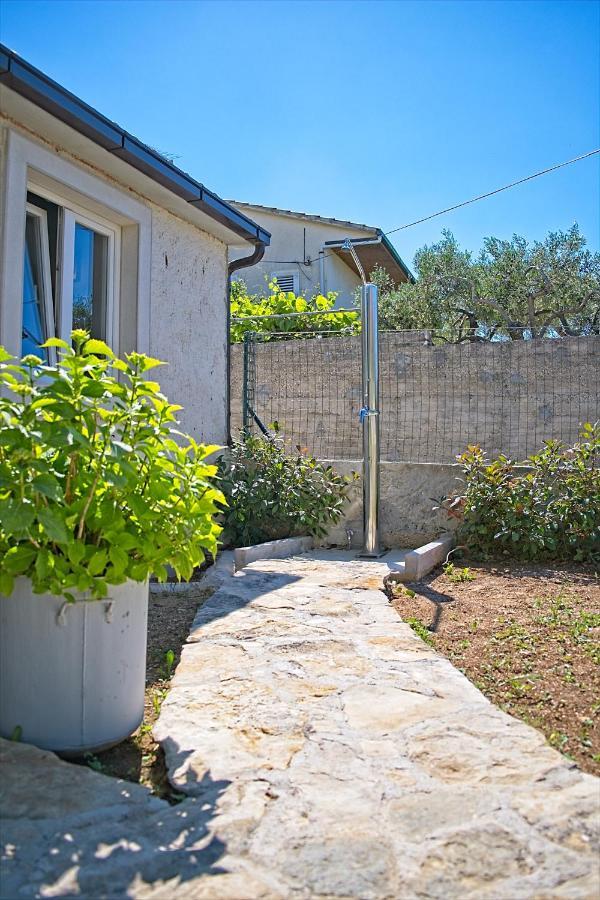 Apartman Nikica Postira Buitenkant foto
