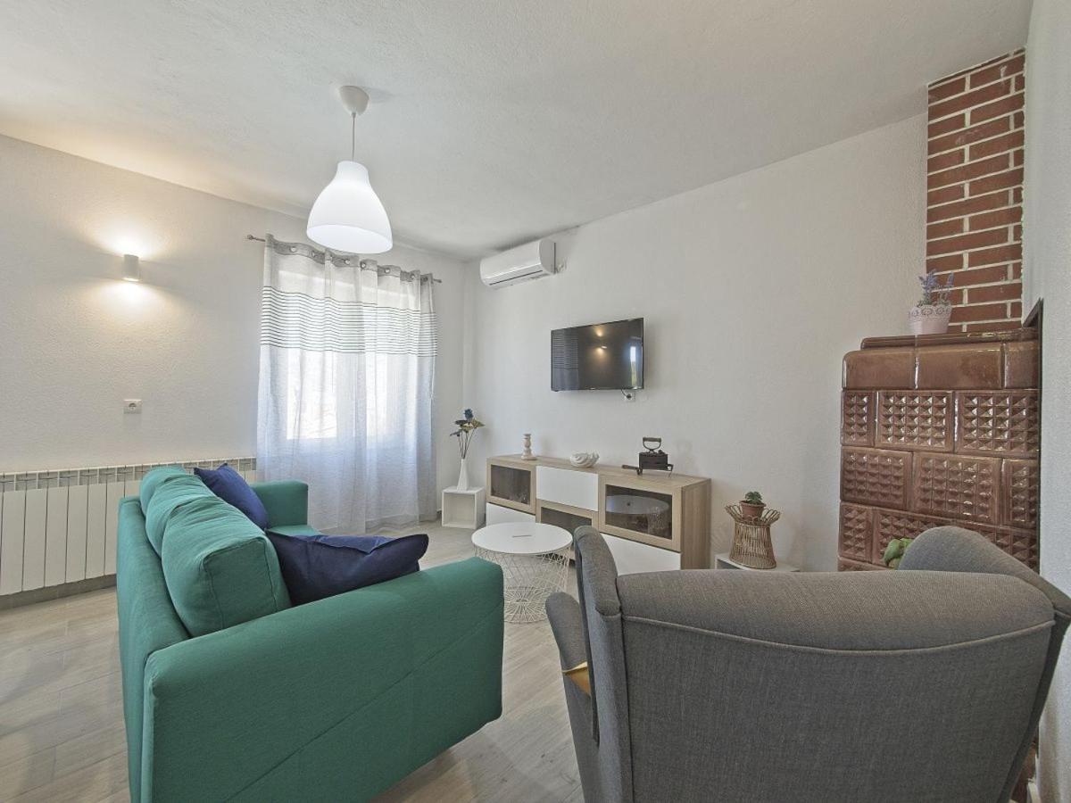 Apartman Nikica Postira Buitenkant foto